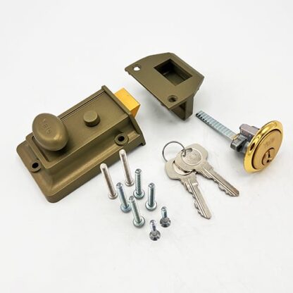 Yale 77 Traditional Non Deadlocking Nightlatch - Image 2