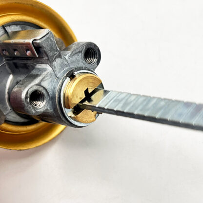 Yale 723 Traditional Deadlocking Nightlatch - Image 4