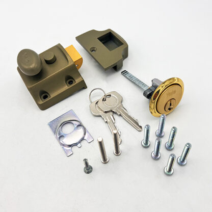 Yale 723 Traditional Deadlocking Nightlatch - Image 2