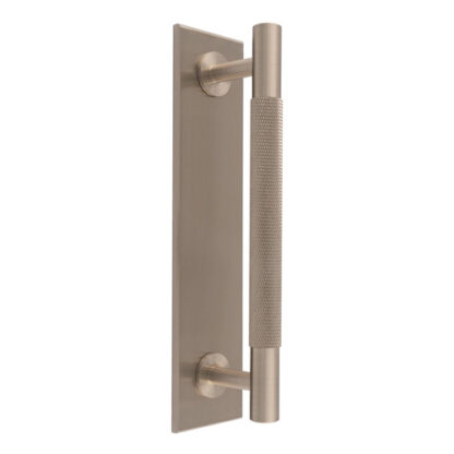 Carlisle Brass BP700BSN168SN Knurled Pull handle on Backplate (LEAD TIME: 2-3 DAYS)