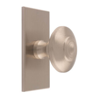Carlisle Brass BP720CSN76SN Anderson knob on Backplate (LEAD TIME: 2-3 DAYS)