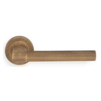 Carlisle Brass HR5AB HEY RIGA LEVER HANDLE ON THREADED ROUND ROSE BGO (ANTIQUE BRASS) (LEAD TIME: 2-3 DAYS)