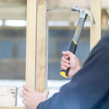 Stanley 450g (16oz) Fibreglass Claw Hammer - Image 4