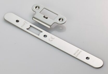 EuroSpec FSF5016BSS/R Forend Strike & Fixing Pack To Suit Din Latch-Bright Stainless Steel-Radius Forend (LEAD TIME: 2-3 DAYS)