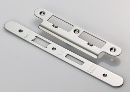 EuroSpec FSF5017BSS/R Forend Strike & Fixing Pack To Suit Din Euro Sash/Bathroom Lock-Bright Stainless Steel-Radius Forend (LEAD TIME: 2-3 DAYS)
