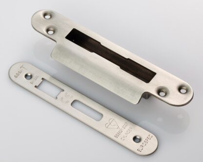 EuroSpec FSF5030SSS/R Forend Strike & Fixing Pack To Suit BS8621 Cylinder Sashlock-Satin Stainless Steel-Radius Forend (LEAD TIME: 2-3 DAYS)