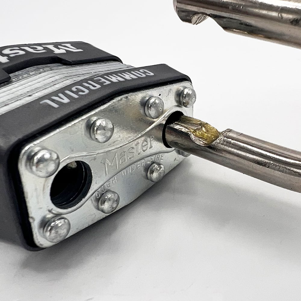 Master 1KA 40mm Open Shackle Laminated Padlock - Image 3