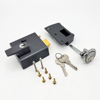 Yale No.1 Auto Deadlocking Nightlatch - Image 5