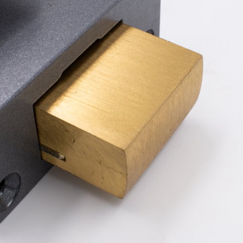 Yale 82 Deadbolt Rim Nightlatch - Image 3