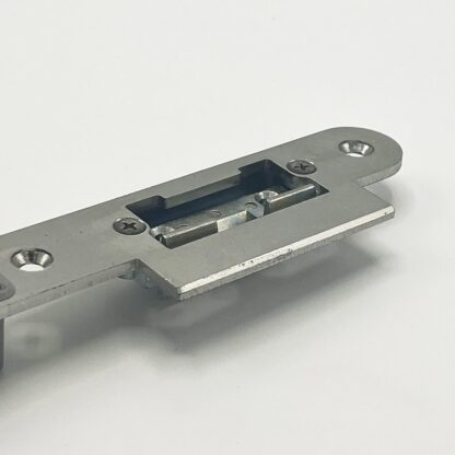 KFV Auto Centre Latch Deadbolt Keep - Image 4