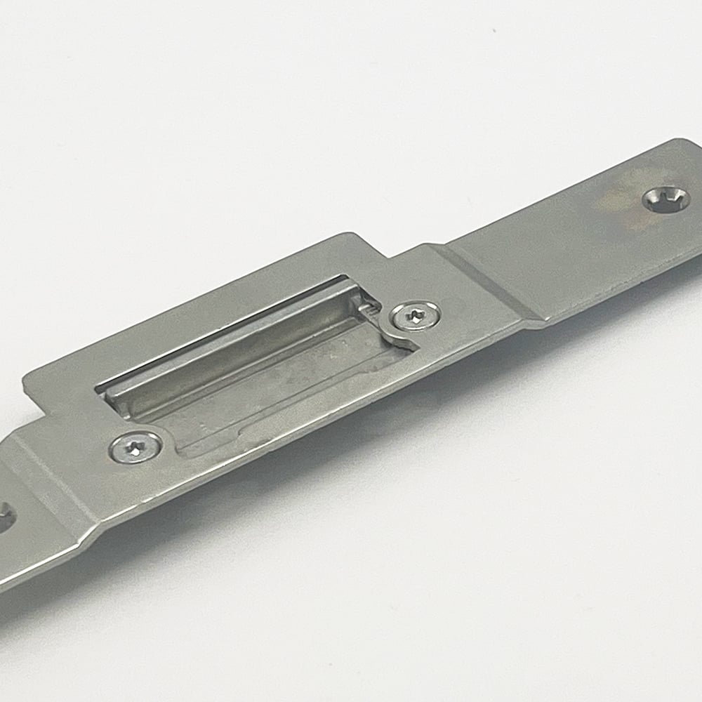 Maco Centre Latch Deadbolt Timber Composite Keep - Image 4