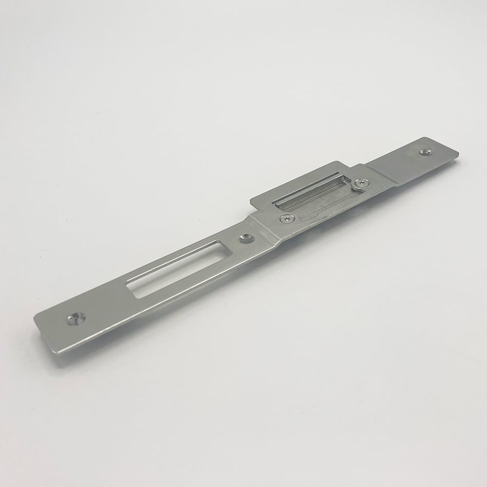 Maco Centre Latch Deadbolt Timber Composite Keep - Image 2