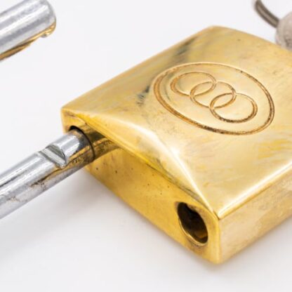 Tri Circle 32mm Open Shackle Brass Padlock - Image 2